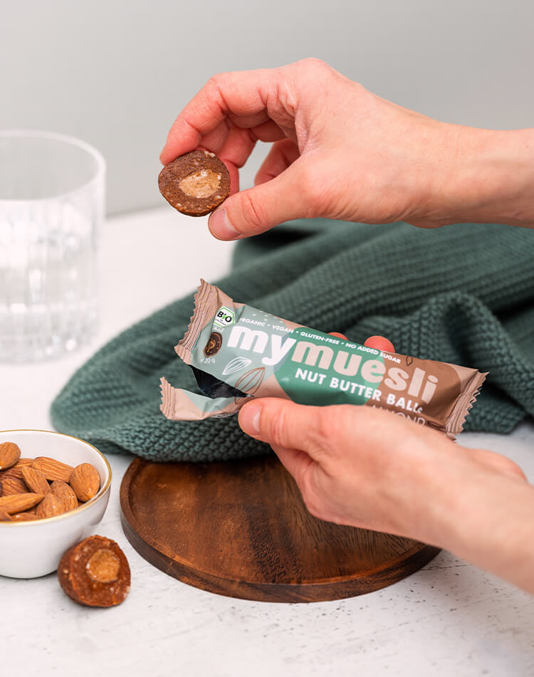 article1a-nut-butter-balls-almond.jpg